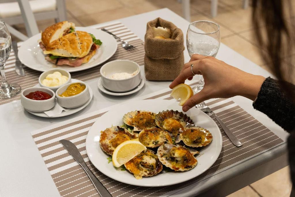 Rayentray Las Restingas Hotel De Mar Puerto Pirámides Eksteriør bilde